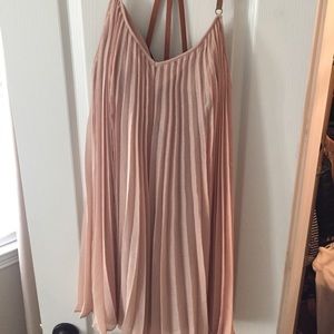 Sexy BCBG pleated flowy dress